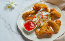 Bukan Diungkep, Ini Trik Goreng Ayam Biar Lekas Empuk Pakai 1 Bumbu Dapur