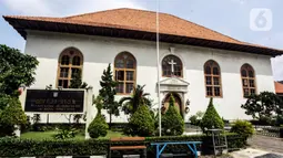 Suasana Gereja Sion yang berada di sudut Jalan Pangeran Jayakarta, Taman Sari, Jakarta Barat, Jumat (23/12/2022). Gereja Sion atau dikenal juga dengan nama Portygeesche Buintenkerk yang usianya mencapai 326 tahun. Namanya Gereja Portugis, bukan berati didirikan oleh orang Portugis, melainkan orang Belanda. Setelah Indonesia Merdeka, Portugreesche Buitenkerk berganti nama menjadi Gereja Portugis. (Liputan6.com/Johan Tallo)
