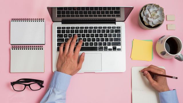 Ilustrasi menulis, klausa