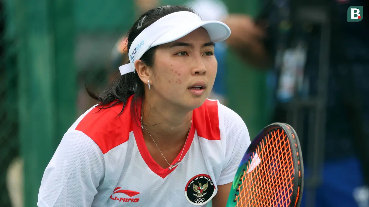 Foto: Aksi Aldila Pimpin Tim Tenis Beregu Putri Indonesia Rebut Emas SEA Games 2023, Comback Manis setelah Tertinggal di Partai Pertama