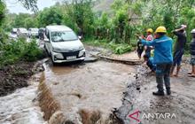Banjir Dompu: Dua Desa dan Akses Jalan Terputus Akibat Hujan Lebat