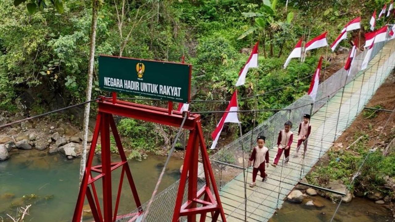 Jembatan Gantung Harumandala Jadi Akses Vital Warga Pangandaran-Tasikmalaya Setelah Puluhan Tahun Dinanti