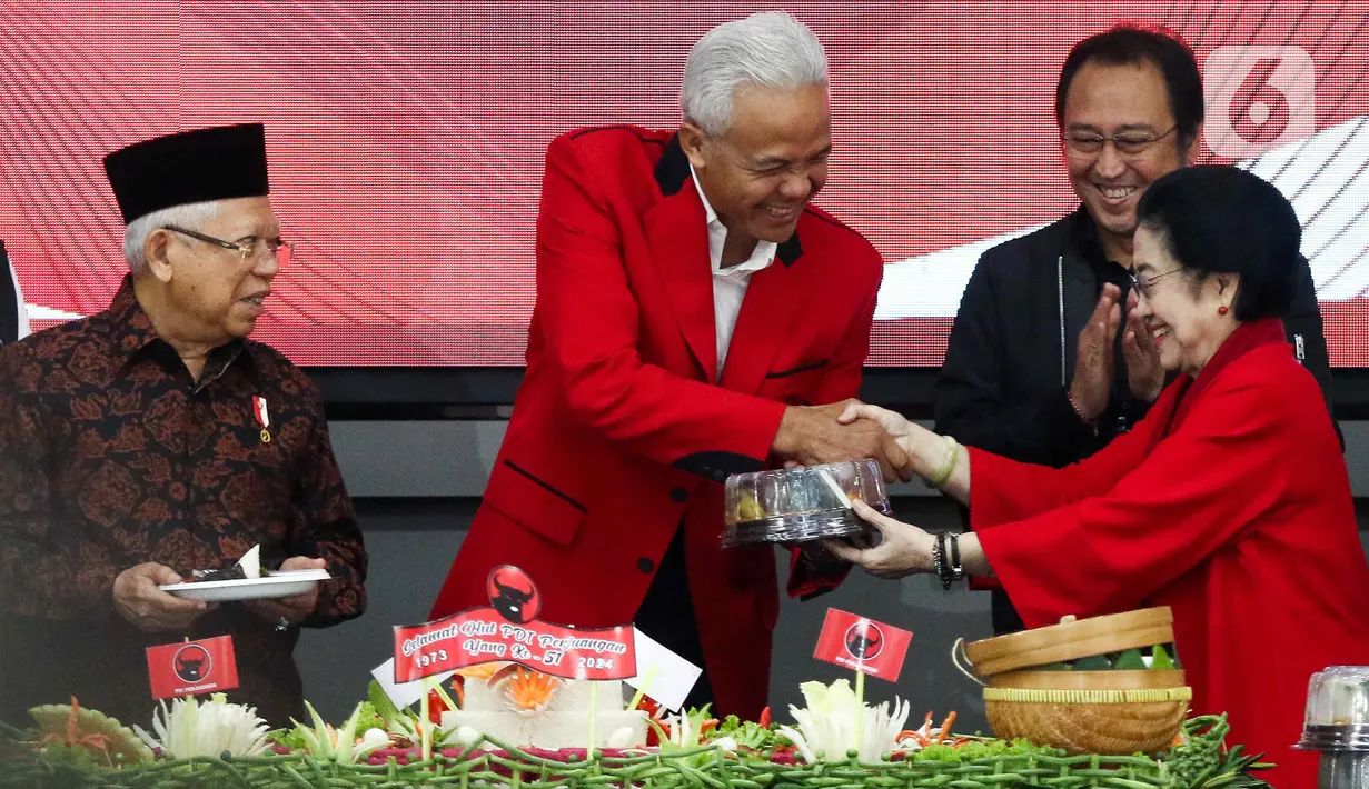 "Saya ikut merasakan bagaimana pergerakan masyarakat sipil, mahasiwa dengan kemurnian idealisme, bahkan saya lihat ada seorang ibu, Ibu Sinta di Jatim, Ketua RT di Jateng mereka berani sampaikan sikapnya," kata dia. (Liputan6.com/Herman Zakharia)