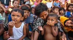 Badan PBB untuk urusan pengungsi (UNHCR) telah mengimbau pemerintah Indonesia untuk menyelamatkan sebuah kapal yang terombang-ambing di lepas pantai barat Indonesia. (CHAIDEER MAHYUDDIN/AFP)