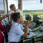 Demi Keselamatan, Airnav Potong Bukit di Bandara Depati Amir (Foto: Gideon/Liputan6.com)