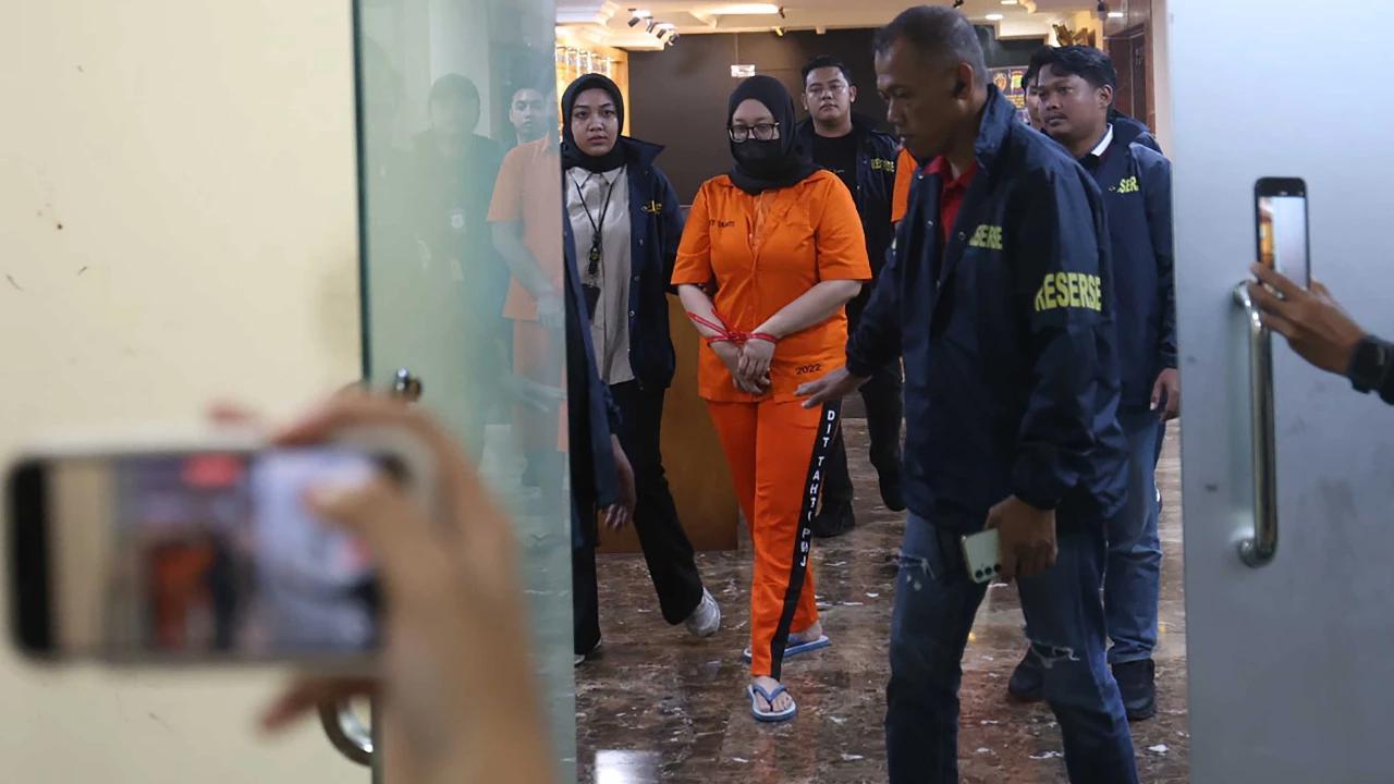 FOTO: Penampakan Pemilik WO Ayu Puspita Usai Ditetapkan sebagai Tersangka