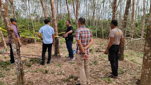 Kapolda Kalimantan Selatan Irjen Andi Rian menegaskan, akan mengusut tuntas kasus kematian Sabriansyah (60), seorang lansia yang tewas di Kabupaten Banjar, Kalimantan Selatan.