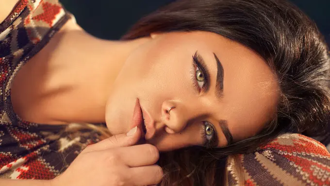 [Fimela] Merawat Area Leher