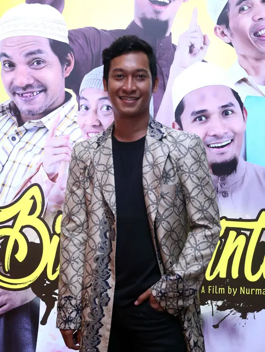 Sebagai seorang aktor, Ade sendiri tidak membenarkan atau menyalahkan adanya fenomena LGBT (Lesbi, Gay, Biseksual, Transgender). Tapi, ia menggaris bawahi bahwa film terbarunya menekankan pentingnya sikap tenggang rasa. (Nurwahyunan/Bintang.com)