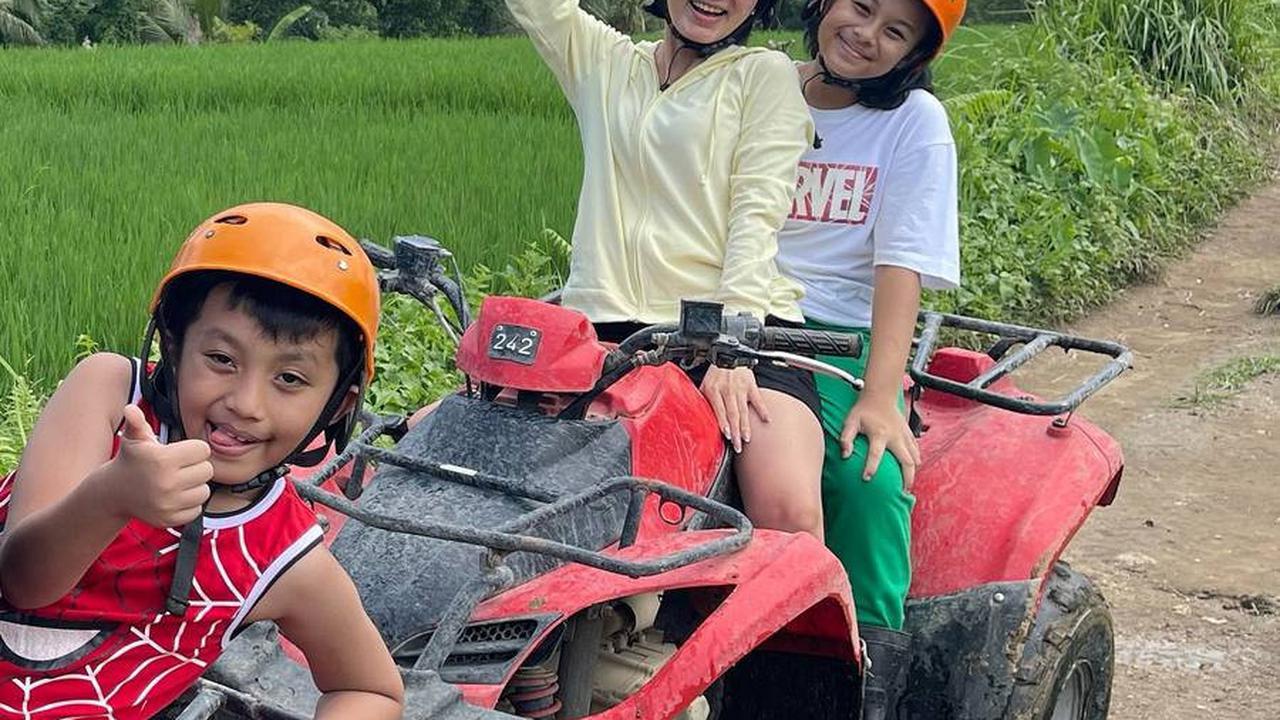Berusaha Bikin Senang Anak
