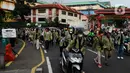 Puluhan Mahasiswa Universitas Djuanda melakukan aksi demo melewati kawasan Surya Kencana, Kota Bogor, Jawa Barat, Rabu (7/9/20222). Aksi yang dimulai sekitar pukul 14.30 WIB dari Tugu Kujang. (Merdeka.com/Arie Basuki)
