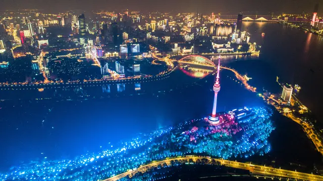 FOTO: Pemandangan Malam Kota Wuhan Setelah Corona Mereda