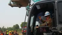 Menteri PU-Pera, Basuki Hadimuljono melaksanakan peletakan tiang pertama (groundbreaking) jalan Tol Soreang-Pasir Koja (Soroja), Bandung, Jawa Barat (Foto: Achmad Dwi/Liputan6.com).