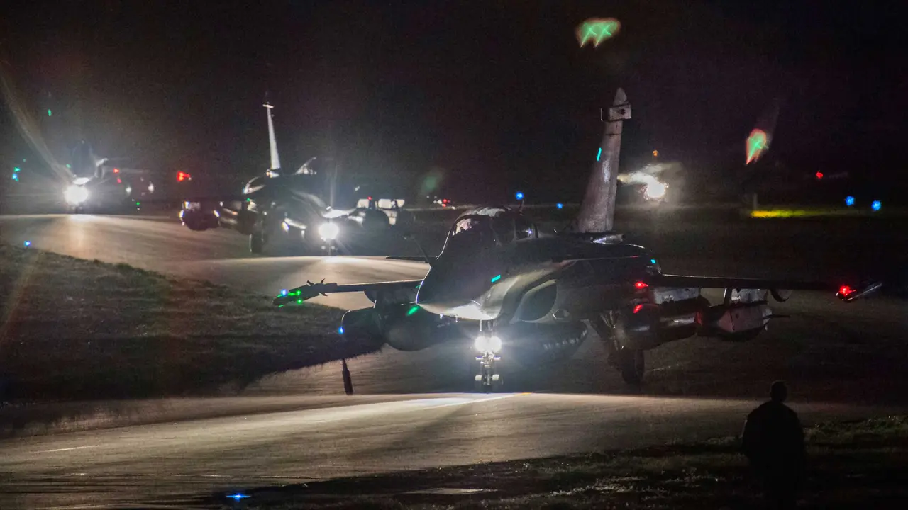 Jet Tempur Prancis Lepas Landas untuk Menyerang Suriah