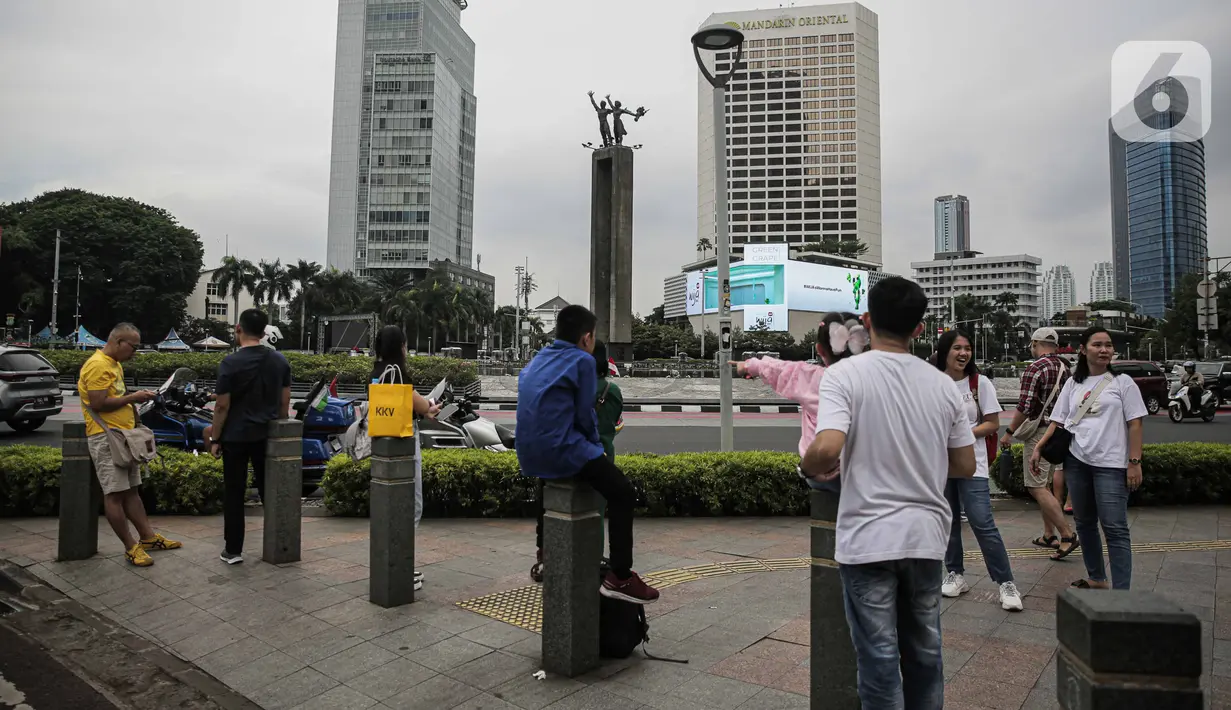 Pada bulan Februari 2023, BPS mencatat rata-rata upah buruh di Indonesia sebesar Rp2,94 juta, di mana rata-rata Rp3,23 juta untuk laki-laki dan Rp2,42 untuk perempuan. (Liputan6.com/Faizal Fanani)