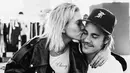 Paparazzi bahkan seringkali menangkap Justin Bieber dan Hailey Baldwin berciuman di tempat umum. (instagram/justinbieber)