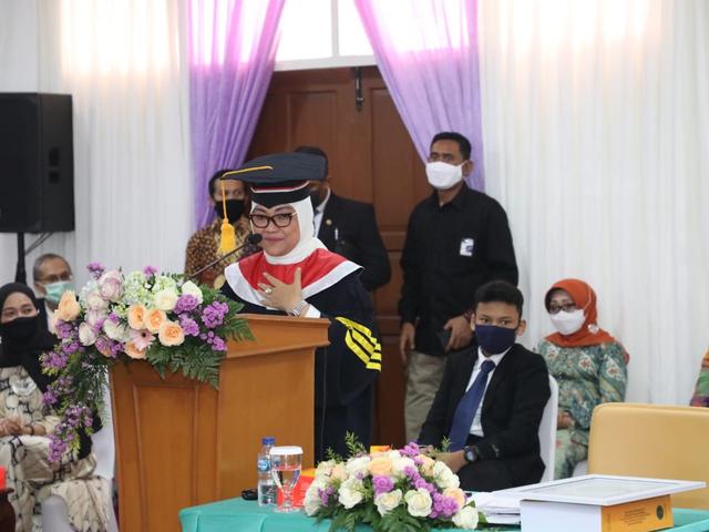 Raih Gelar Doktor Menaker Ida Paparkan Penelitian Gender Dalam Kinerja Parlemen News Liputan6 Com