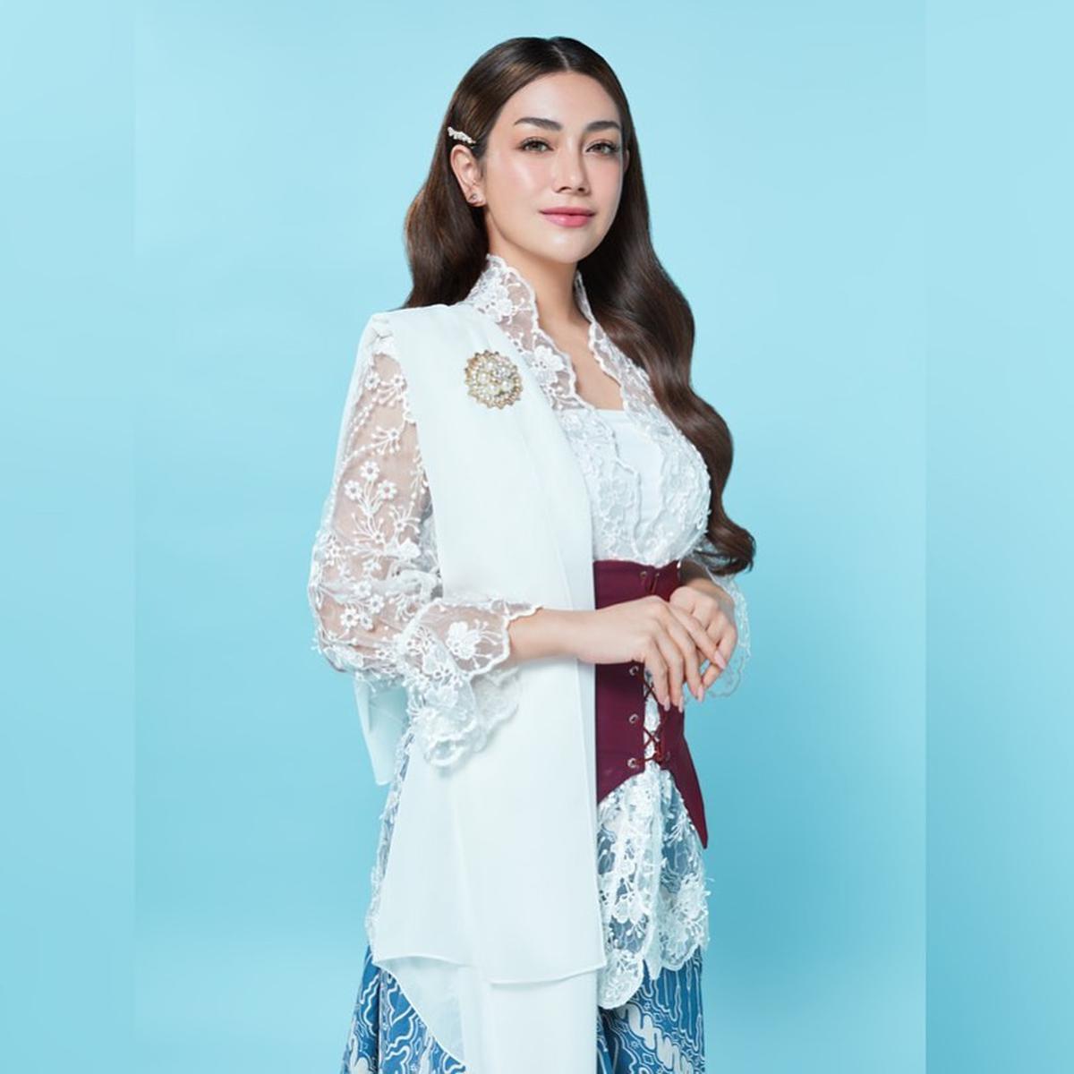 Inspirasi Model Kebaya Modern ala Celine Evangelista, Padukan Kecantikan Adat dan Pesona Bidadari