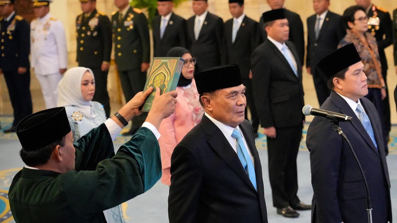 FOTO: Presiden Prabowo Lantik Djamari Chaniago sebagai Menkopolhukam, Erick Thohir sebagai Menpora