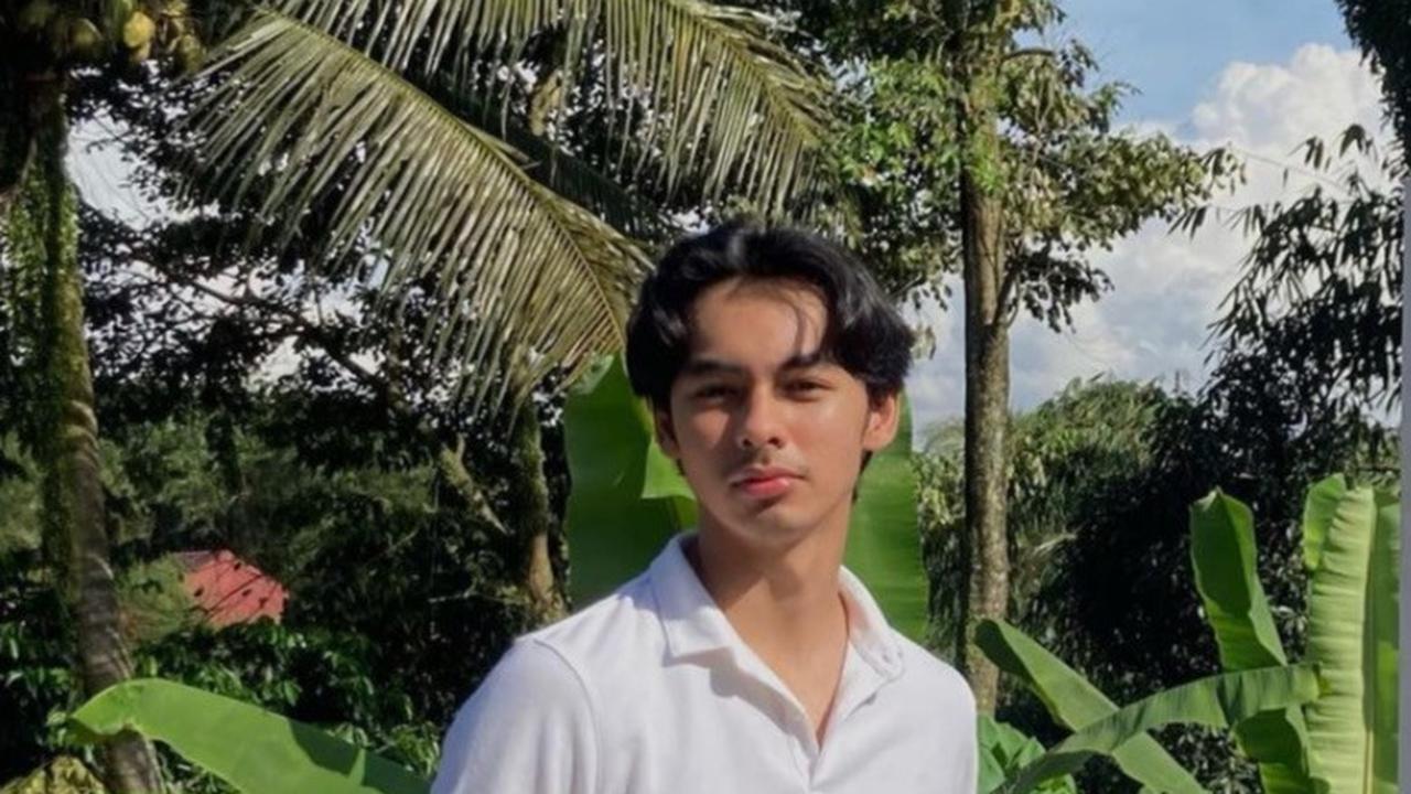 Tak heran jika Fattah menyandang nama belakang Syach, sebab dirinya adalah angota keluarga Syach. Di Indonesia hampir seluruh anggota keluarga Syach adalah artis terkenal.