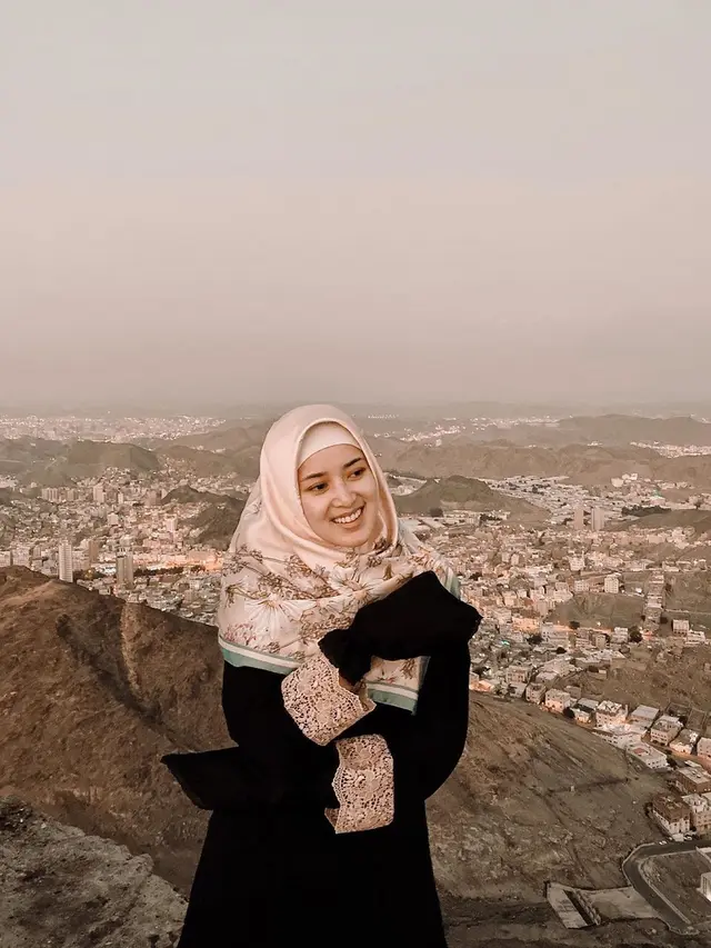 7 Potret Rosiana Dewi Saat Pakai Hijab, Makin Memesona