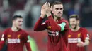 <p>Jordan Henderson tercatat telah menjadi kapten Liverpool selama enam tahun dan masih dipercaya hingga saat ini. Sempat menuai kritikan di awal jabatannya, Henderson mampu membuktikannya dengan meriah banyak gelar untuk The Reds, termasuk Liga Inggris dan Liga Champions. (AFP/Karim Jaafar)</p>