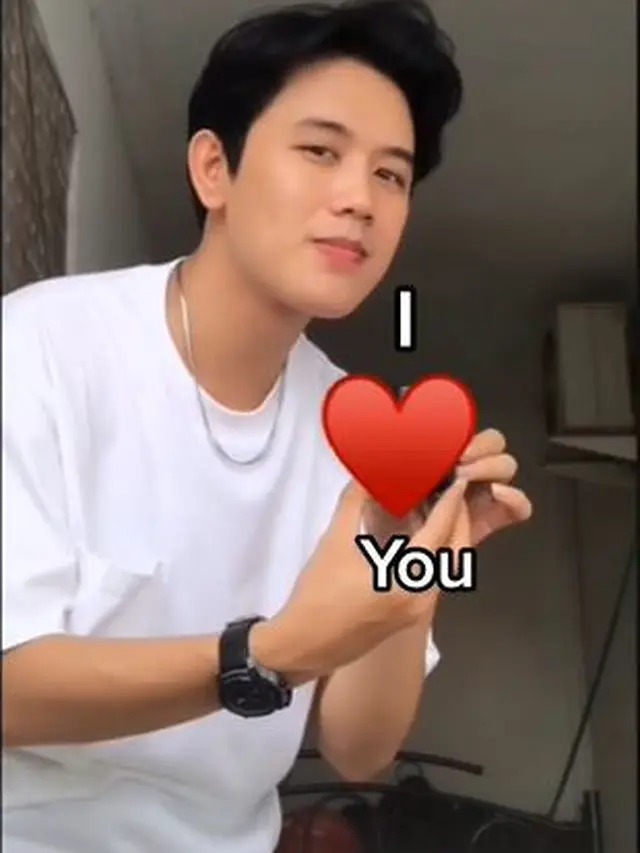 6 Potret Menawan Adi Alhasni, Seleb TikTok yang Disebut Mirip Kim Seon Ho