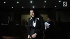 Bupati nonaktif Kutai Kartanegara, Rita Widyasari usai menjalani sidang perdana sebagai terdakwa di Pengadilan Tipikor, Jakarta, Rabu (21/2). Rita didakwa dalam dugaan suap pemberian izin lokasi perkebunan kelapa sawit. (Liputan6.com/Helmi Fithriansyah)