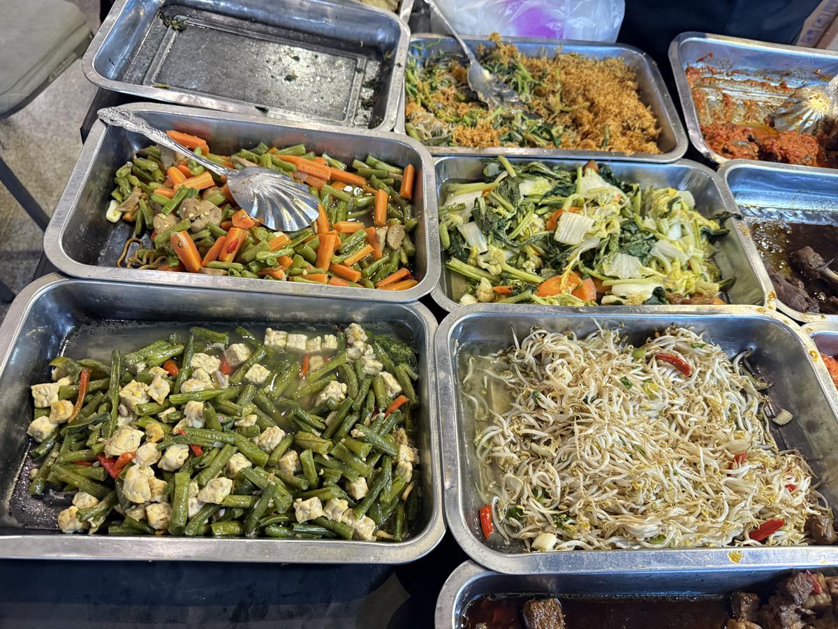 Sayuran di Warung Bu Lie