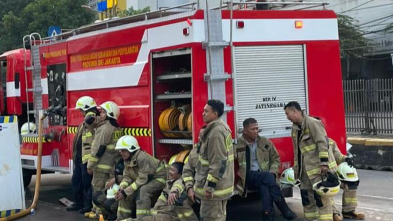 Kronologi Kebakaran di RS Hermina Jatinegara, Terdengar Ledakan dan Terlihat Asap Hitam