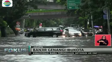 Jalan penghubung Blok M dan Trunojoyo ini diduga baru pertama kalinya tergenang setelah diguyur hujan lebat lebih dari satu jam sore tadi.