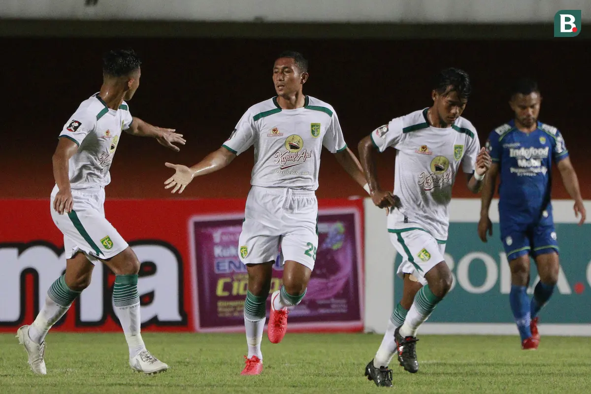FOTO: 5 Gol dan 2 Kartu Merah Tersaji, Persib Bandung Singkirkan Persebaya Surabaya 3-2 - Mokhamad Syaifuddin