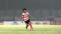 Bayu Gatra, Madura United. (Bola.com/Nicklas Hanoatubun)