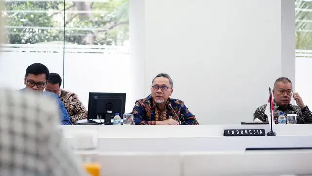 Pertemuan Menteri Perdagangan Zulkifli Hasan dengan Anggota Dewan-Menteri Integrasi dan Ekonomi Makro Komisi Ekonomi Eurasia (Eurasian Economic Commission/EEC) Sergei Glazyev di Jakarta, pada (27/1/2023). (Dok Kemendag)