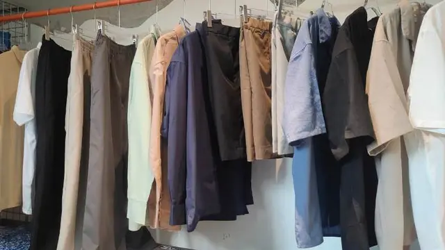 Membuat Desain Baju yang Timeless Jadi Cara Koze Dukung Fesyen Berkelanjutan.  (Liputan6.com/Henry)