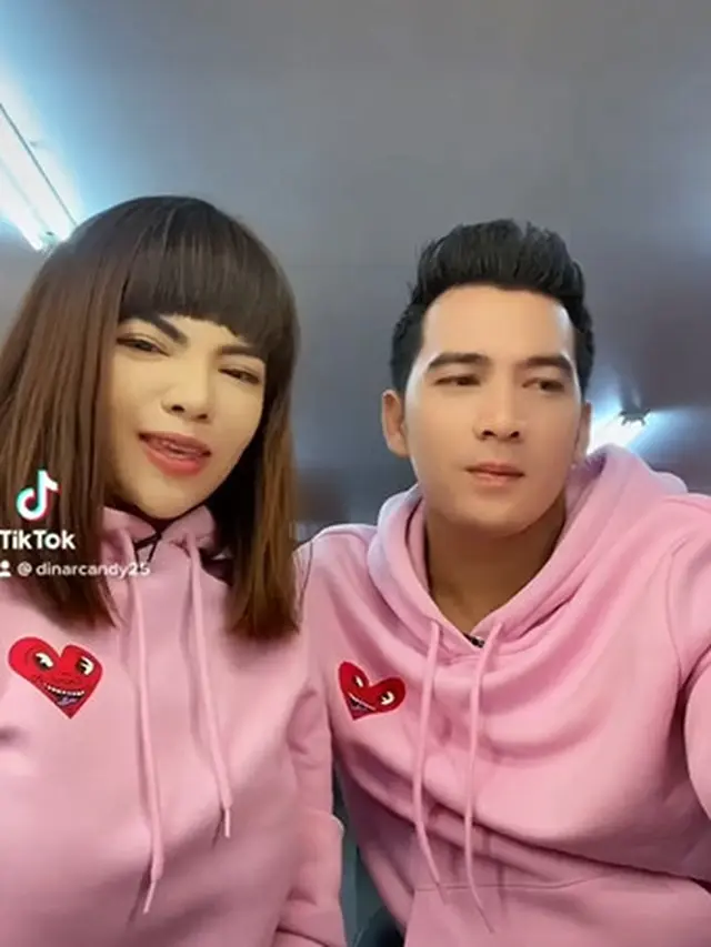 Diisukan Putus, Ini 5 Potret Kenangan Dinar Candy dan Ridho Ilahi Pakai Outfit Couple