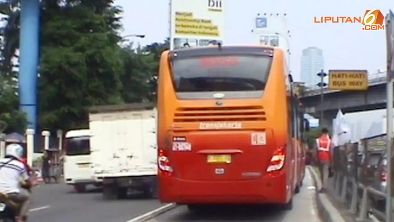 busway-mogok-140211c.jpg