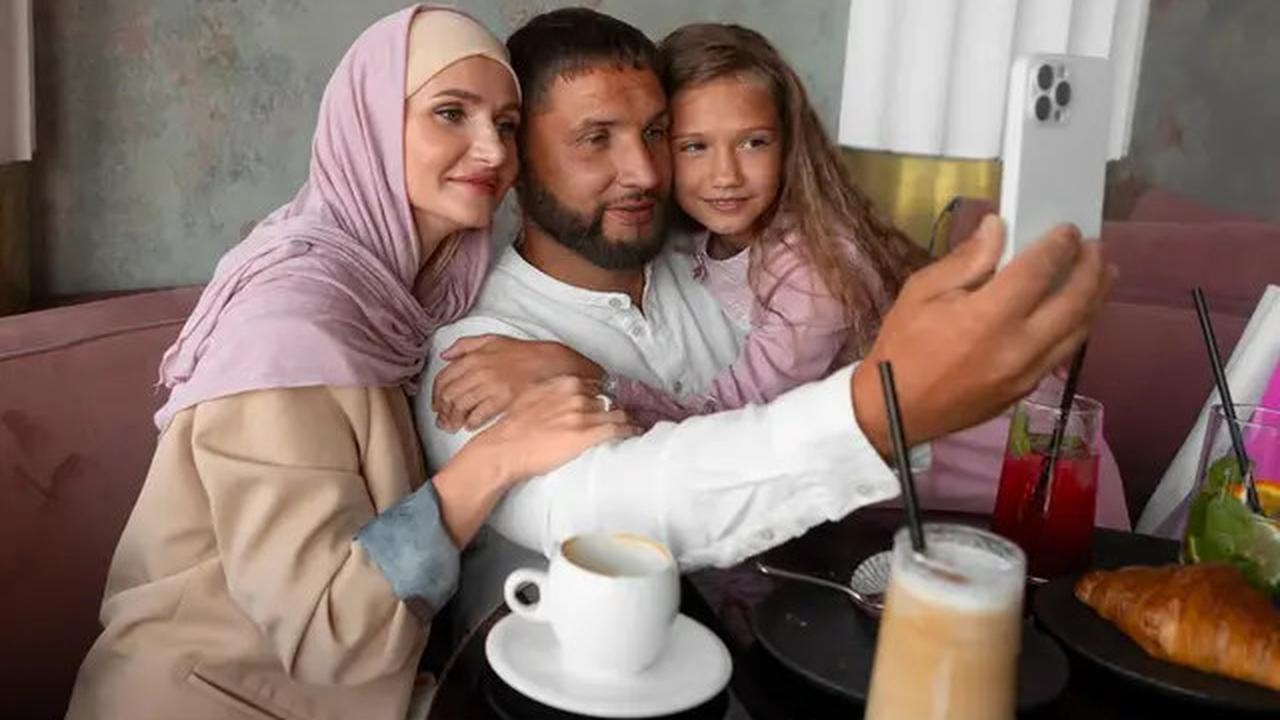 7 Ide Foto Keluarga yang Instagramable Saat Lebaran, Tampilkan Keakraban di Hari Raya