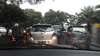 Hujan dan Kendaraan Mogok Warnai Kemacetan Jakarta Pagi Ini