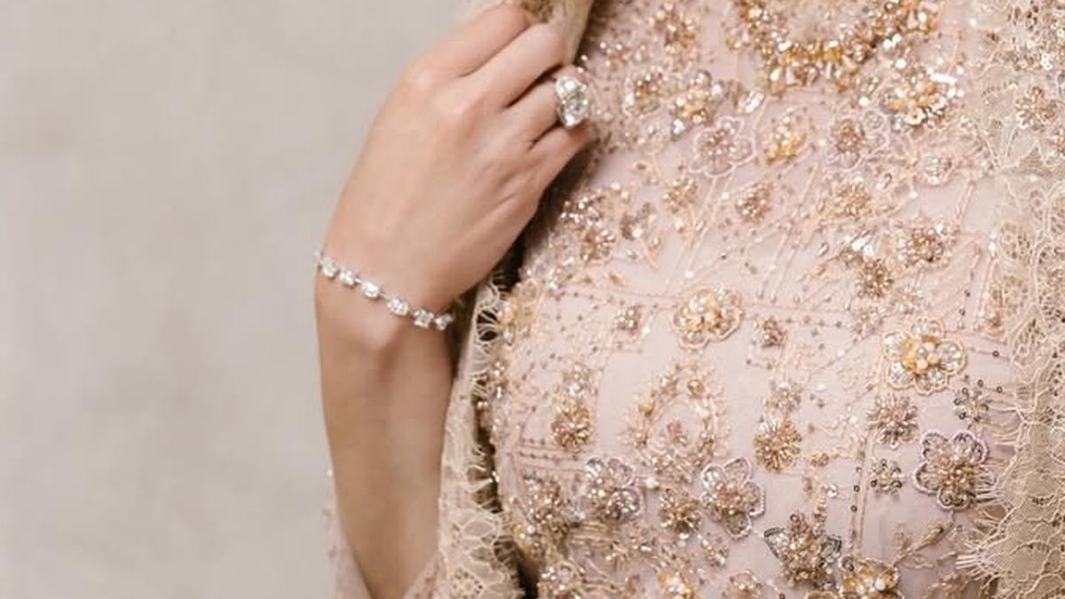 8 Model Gelang Minimalis yang Bikin Penampilan Makin Mewah, Punya Maia Estianty Curi Perhatian