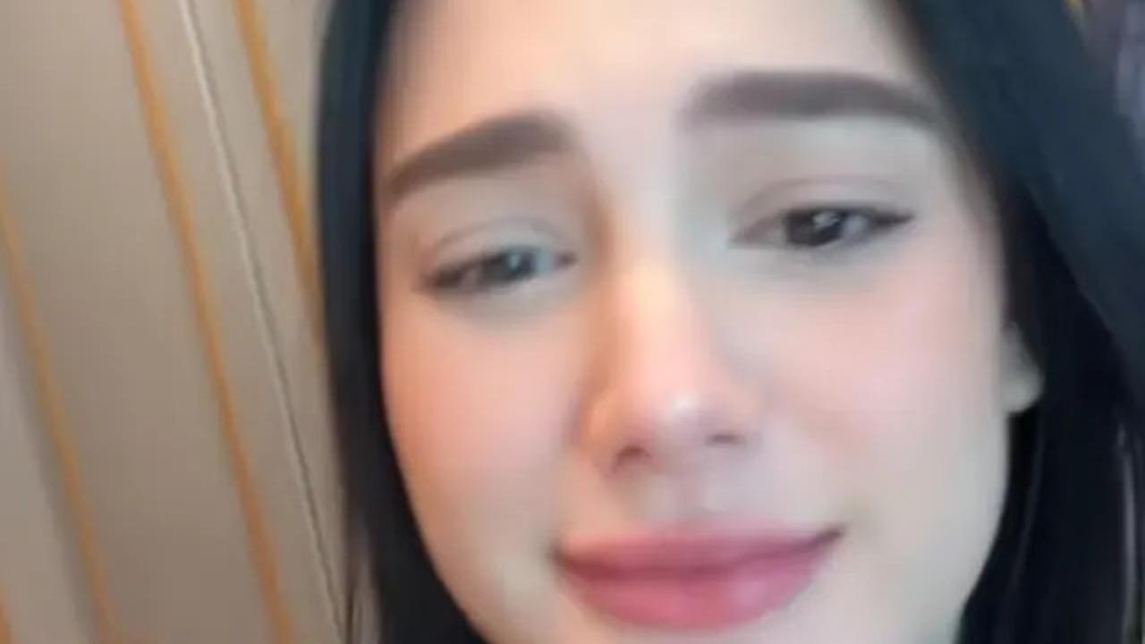 7 Potret Terbaru Yasmine Ow Pamer Wajah Tanpa Makeup, Memukau Bak Barbie