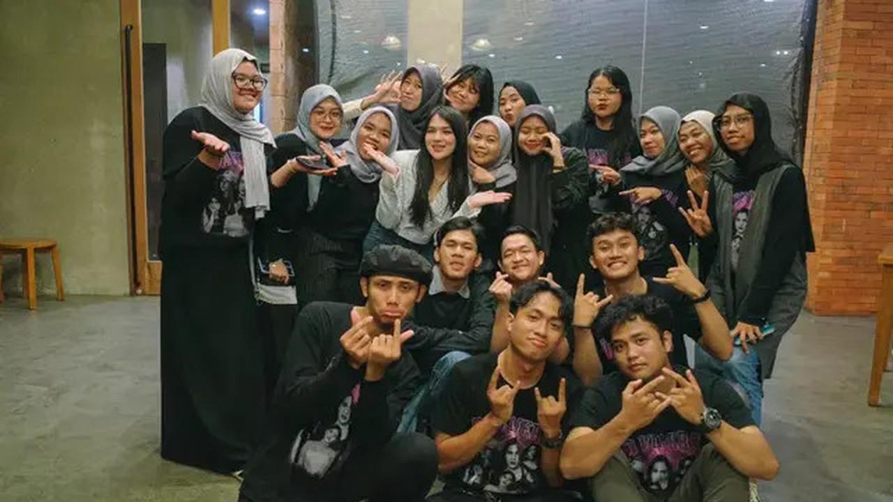 Potret 6 Artis Buka Puasa Bareng Fans Ini Penuh Kehangatan, Kekeluargaannya Terasa