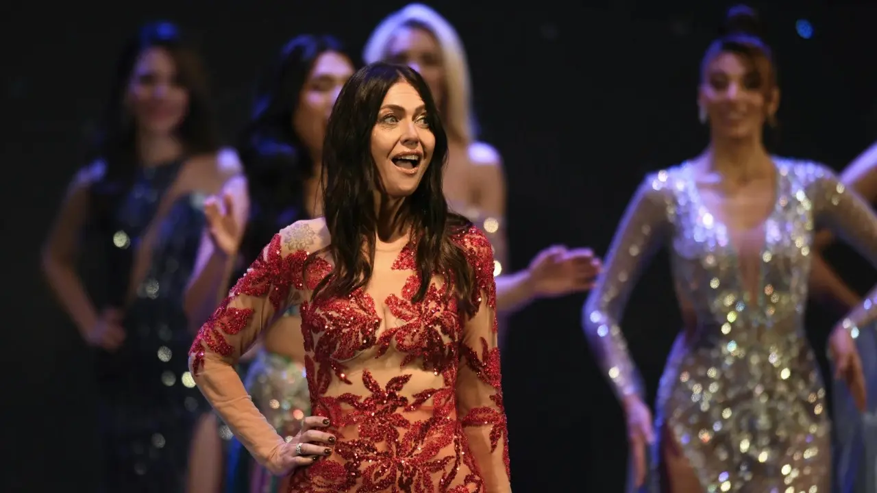 Kontestan Alejandra Rodriguez berkompetisi dalam kontes Miss Universe Argentina, di Buenos Aires, Argentina, Sabtu, 25 Mei 2024
