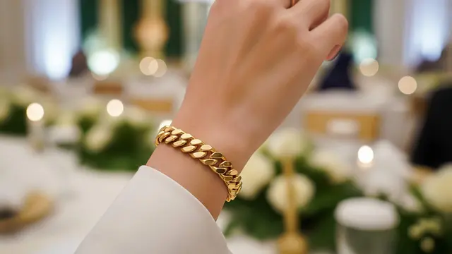 Model Gelang Emas Hollow Elegan untuk Kondangan