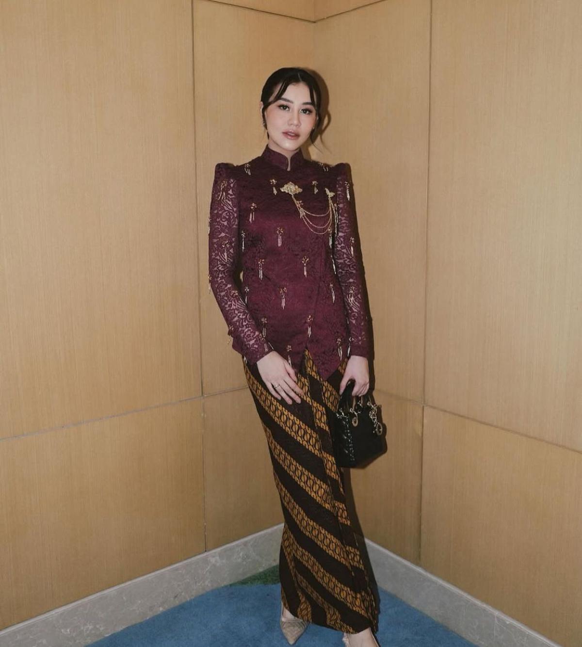 Aaliyah Massaid Tampil Menawan dengan Kebaya, Bisa Jadi Inspirasi Fashion Formal untuk Berbagai Acara