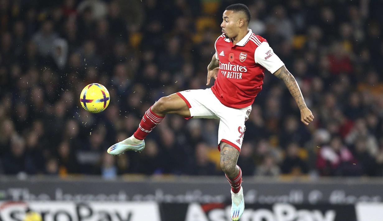 Kemenangan ini membuat Arsenal makin mantap di puncak klasemen Premier League. Pasukan Mikel Arteta telah mendapatkan 37 poin dari 14 laga, unggul lima poin dari Man City yang ada di posisi kedua. Wolves sendiri berada di dasar klasemen dengan 10 poin. (Nigel French/PA via AP)