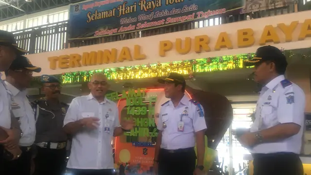 Sekretaris Jenderal Kementerian Perhubungan Djoko Sasono  tinjau Terminal Purabaya