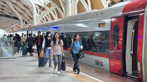 12 Tips Naik Transportasi Umum Sendiri untuk Pemula, Biar Tak Mudah Salah Arah