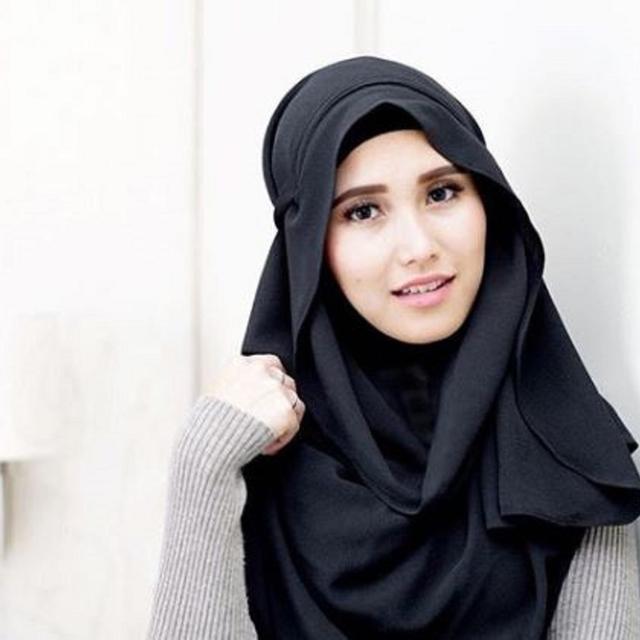 Ayu Ting Ting Sebut Dirinya Sedang Belajar Berhijab News Entertainment Fimela Com
