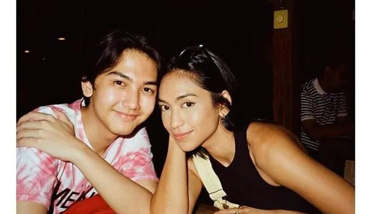 5.&nbsp;Taskya Namya dan Ari Irham